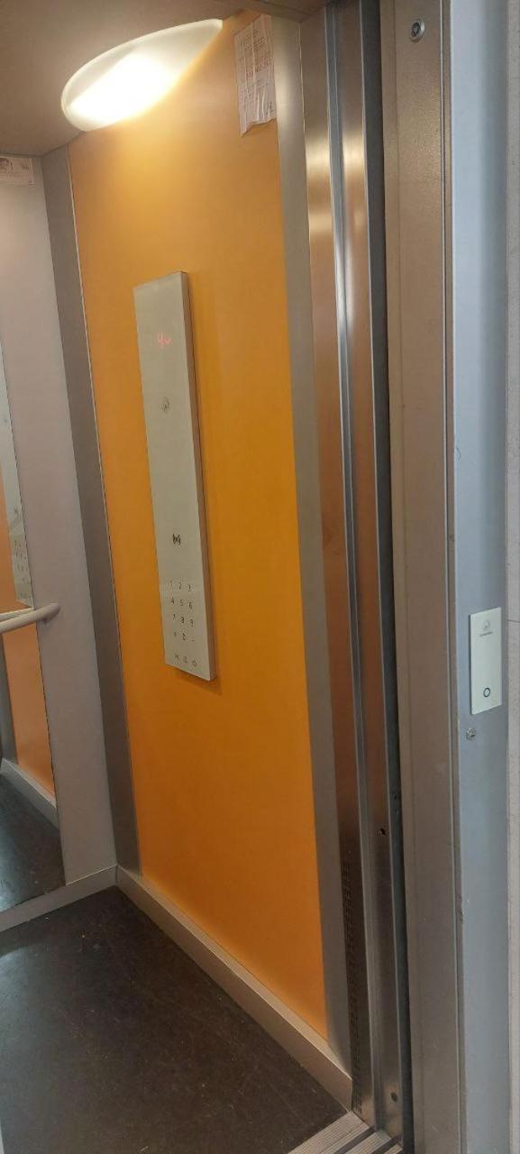 Door Camas
