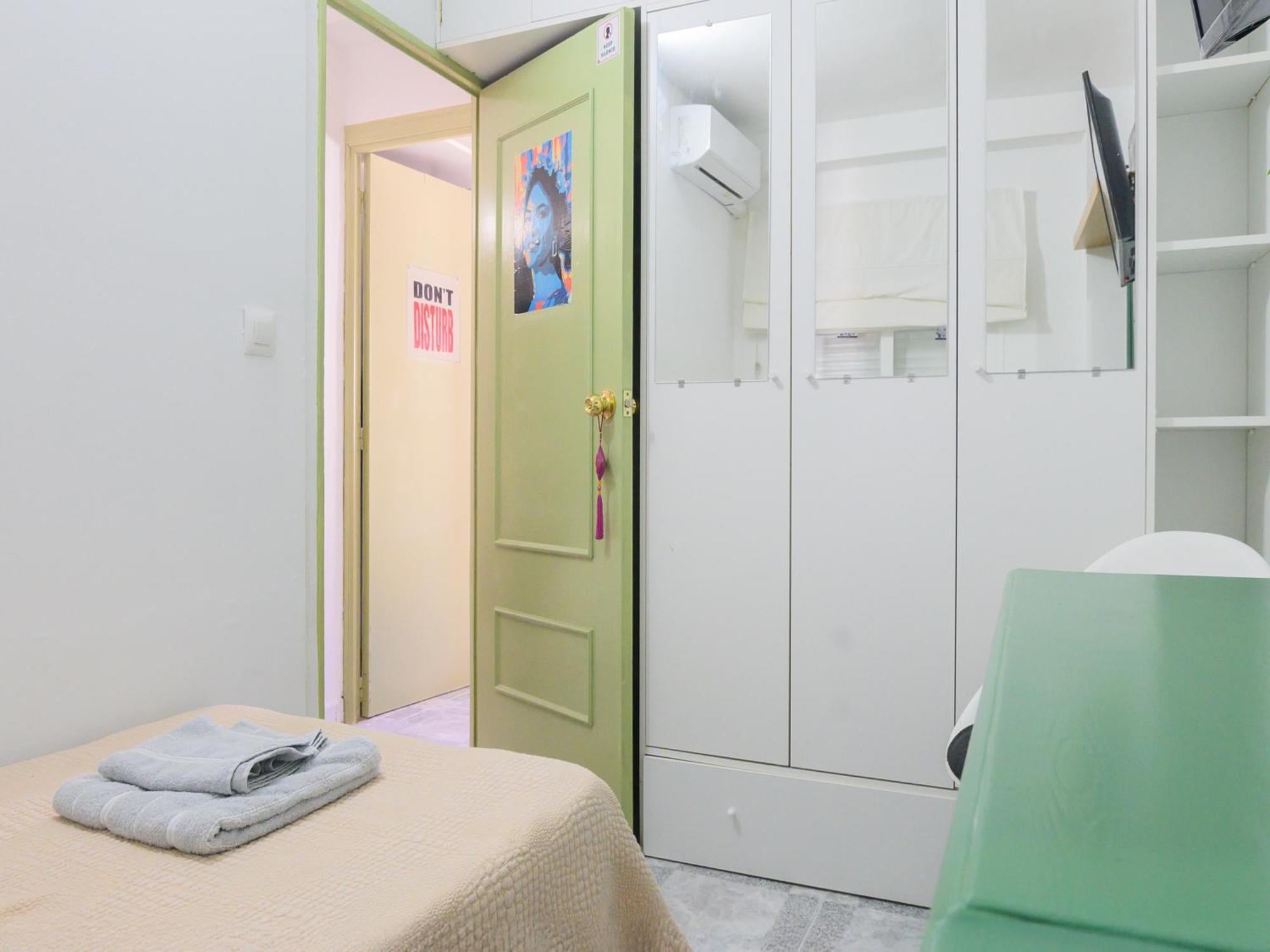 Door Homestay Camas