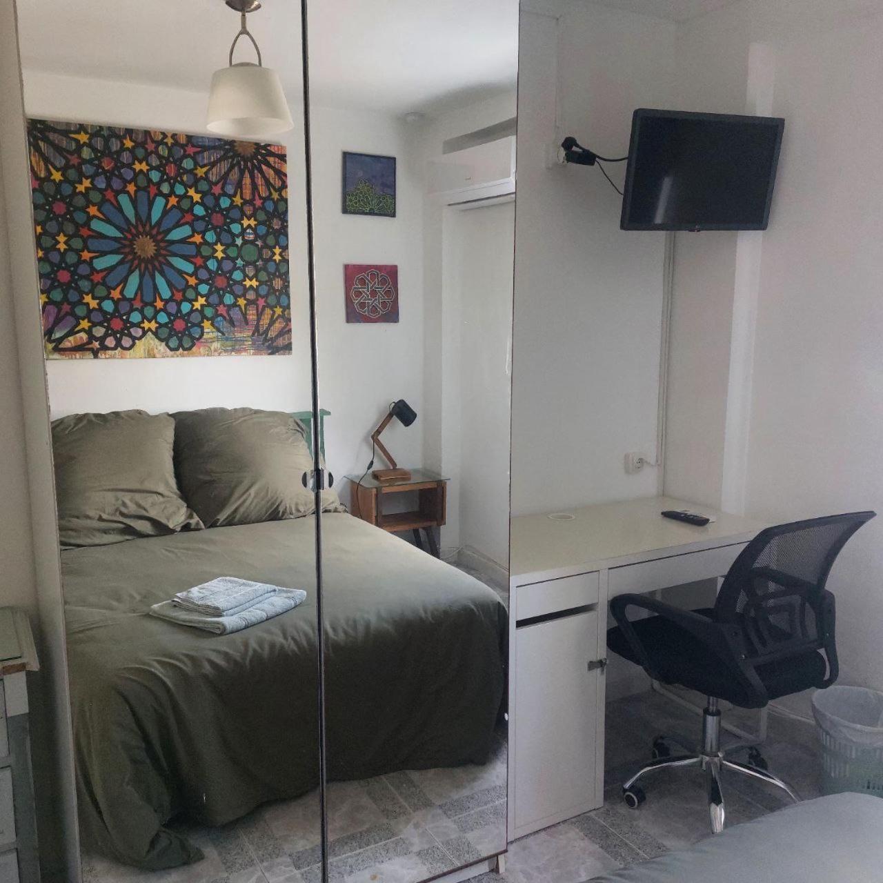Door Homestay Camas